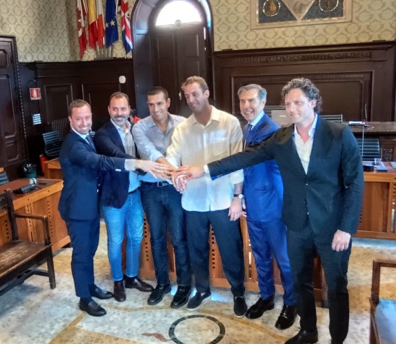&#119810;&#119842;&#119849;&#119851;&#119842;&#119834;&#119847;&#119842;, &#119842;&#119845; &#119840;&#119842;&#119848;&#119851;&#119847;&#119848; &#119837;&#119838;&#119845;&#119845;&#119838; &#119849;&#119851;&#119838;&#119852;&#119838;&#119847;&#11985